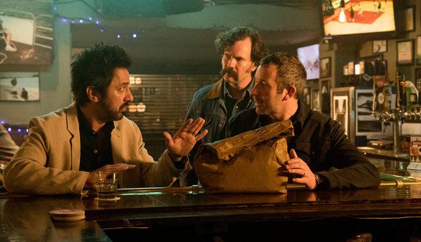 De gauche à droite, Ray Romano, Sean Bridgers et Chris O