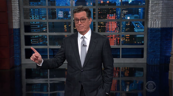 Stephen Colbert s-a referit la Donald Trump drept The Big Lie-bowski în Late Show de joi.
