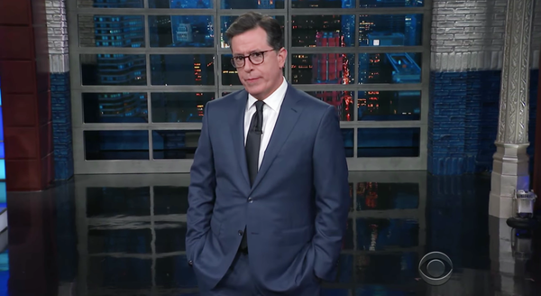 Stephen Colbert se je norčeval iz predsednika Trumpa za vso neskladje v Beli hiši.