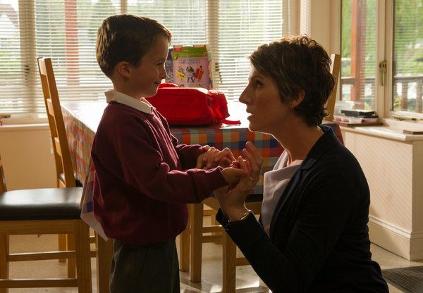 Tomijs Potens kā Sems Kolmans un Tamsins Greiga detektīvi Megija Brenda filmā The Guilty, trīsdaļīgā britu miniseriālā, kas sāksies svētdien kanālā PBS.
