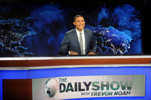 Trevor Noah, de 31 años, el sucesor de Jon Stewart, nacido en Sudáfrica, debutó con su