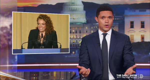 Trevor Noah glumio je bijes na Michelle Wolf, koja je prije nekoliko mjeseci napustila The Daily Show kako bi vodila vlastitu Netflixovu emisiju, i rekao joj da je retroaktivno otpuštena.