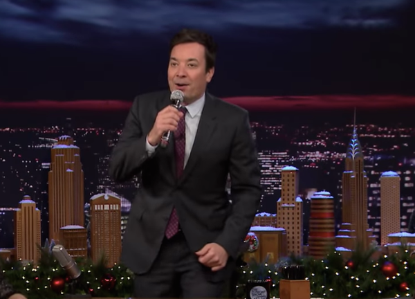 Jimmy Fallon povedal, že prezident Trump môže použiť daňový zákon ako odplatu pre väčšinu Američanov, ktorí hlasovali za Hillary Clintonovú.