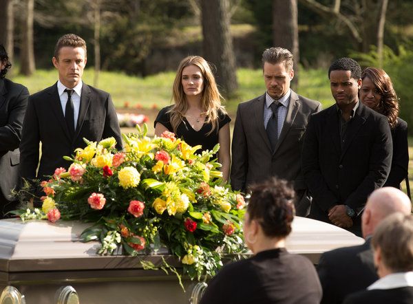 A partir da esquerda, David Lyons, Bre Blair, Michael Raymond-James e Larenz Tate em Game of Silence.