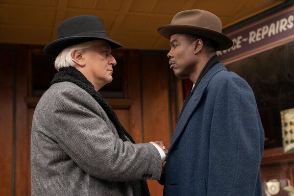 Un serment de sang entre criminels reste un serment entre criminels : Tommaso Ragno, à gauche, et Chris Rock dans une scène de la saison 4 de Fargo.