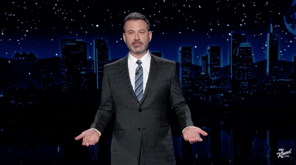 Jimmy Kimmel a remarcat că o muscă a stat pe capul vicepreședintelui Mike Pence timp de două minute și trei secunde în timpul dezbaterii vicepreședințiale de miercuri.