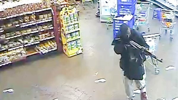 En bild från Terror at the Mall, som sänds på måndag på HBO, om en attack från Shabab-militanter på civila i Kenya.