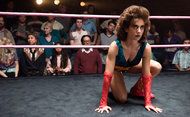 Алисън Бри в GLOW, сериал на Netflix за женската борба.