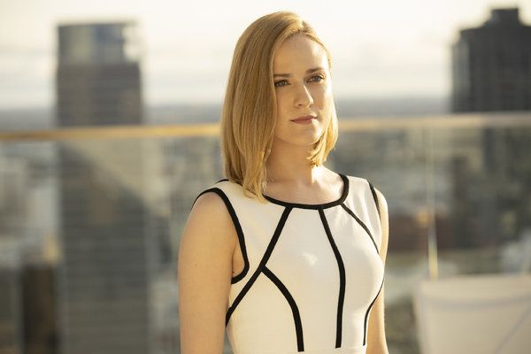 Dolores (Evan Rachel Wood) ist auf freiem Fuß und bereit für Rache in der Premiere der dritten Staffel von Westworld.
