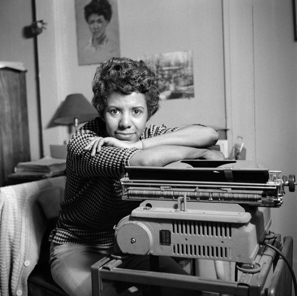 Lorraine Hansberry fue la primera mujer afroamericana en producir una obra en Broadway, con A Raisin in the Sun.