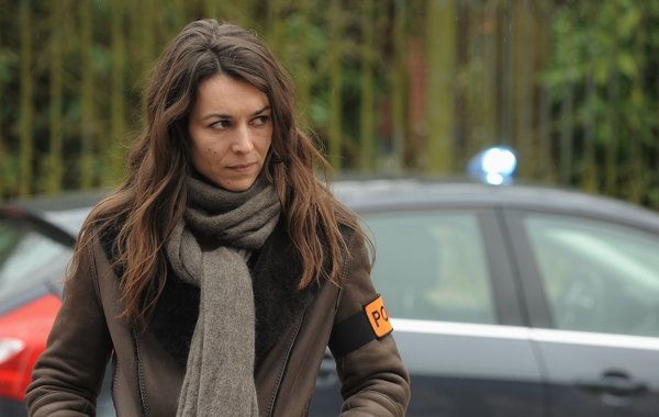 Marie Dompnier indaga su un macabro mistero in Witnesses, disponibile tramite piattaforme di streaming.