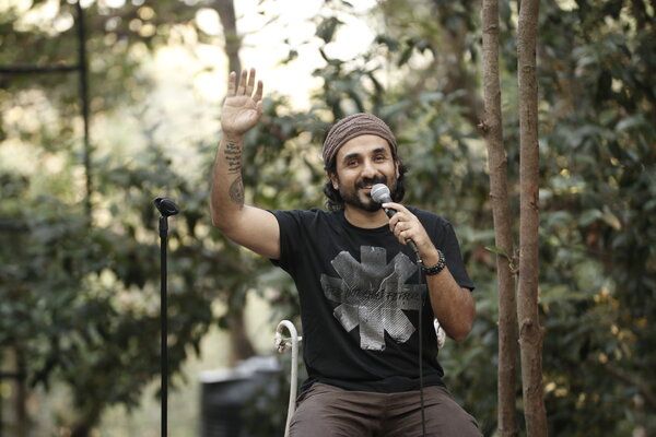 Vir Das hat monatliche Videos seiner Sets veröffentlicht, die in einem Wald geliefert wurden.