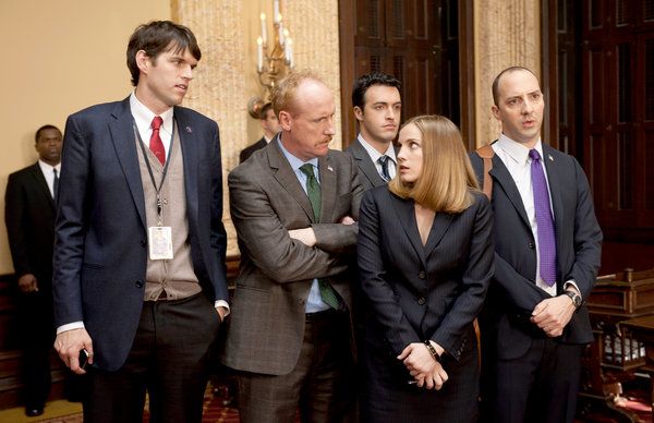 Fra venstre, Timothy Simons, Matt Walsh, Reid Scott, Anna Chlumsky og Tony Hale i Veep på HBO.