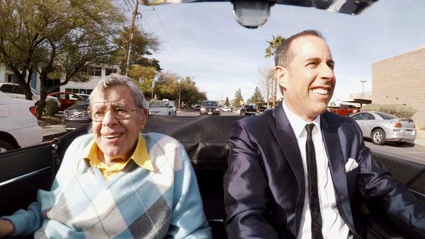 Jerry Lewis, links, und Jerry Seinfeld in Comedians in Cars Getting Coffee.