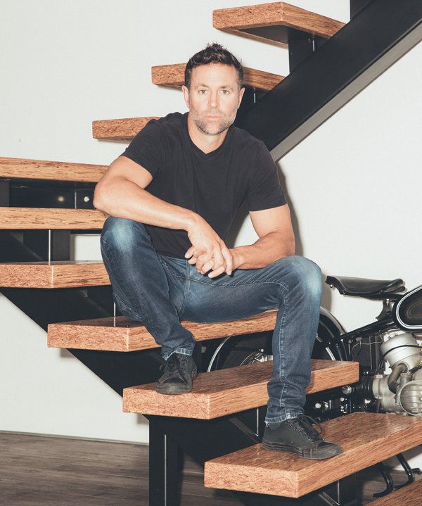 Marc Scizak, coordenador de dublês de It’s Always Sunny na Filadélfia, trabalha para manter os atores o mais seguros possível, sem impedir seu gênio cômico.