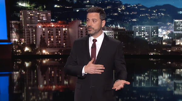 Jimmy Kimmel a annoncé lundi la nouvelle de son nouveau fils, né avec de graves malformations cardiaques nécessitant une intervention chirurgicale d