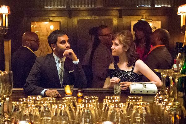 Ο Aziz Ansari και ο Noël Wells στη σειρά Master of None του Netflix.