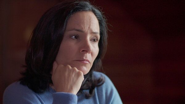 Sarah Edmondson on yksi Nxivmin entisistä jäsenistä, jotka esiintyvät yhdeksänosaisessa The Vow -dokumenttisarjassa, joka debytoi sunnuntaina HBO:lla.