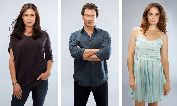Maura Tierney(왼쪽), Dominic West, Ruth Wilson은 HBO의 In Treatment에서 함께 작업한 팀이 만든 Showtime의 The Affair에서 부부이자 남편의 정부 역할을 합니다.