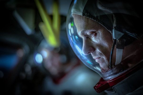 Joel Kinnaman w For All Mankind, część początkowej serii serii zawartej w nowej usłudze przesyłania strumieniowego Apple TV Plus.