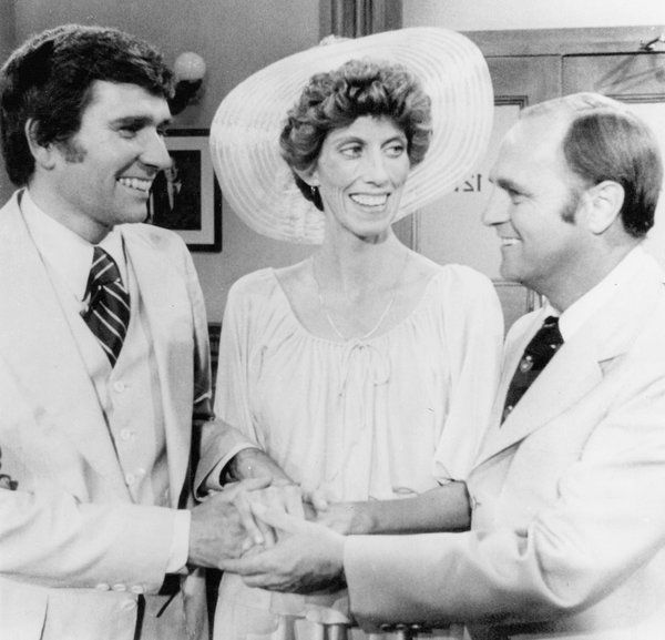 Marcia Wallace mit Will McKenzie (links) und Bob Newhart in einer Szene aus