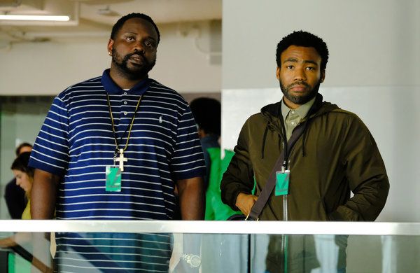 ブライアンタイリーヘンリー、左、そしてアトランタロビンのシーズンのドナルドグローバー。
