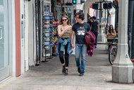 Gillian Jacobs et Paul Rust amoureux.