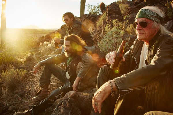 A partir da direita, Stephen McIntyre, Don Francks e Damon Runyan em Gangland Undercover, estreando na terça à noite na History.