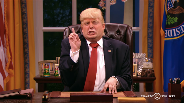Trump taklitçisi Anthony Atamanuik Perşembe günü yeni haftalık şovunu başlattı.
