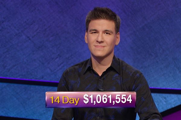 James Holzhauer è diventato solo il secondo Jeopardy! concorrente di guadagnare più di $ 1 milione nel gioco della stagione regolare.