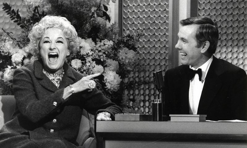 Phyllis Diller cu Johnny Carson la The Tonight Show.