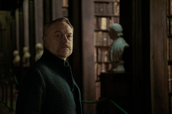 Във Foundation Харис играе Хари Селдън, един от най-известните герои на научната фантастика.
