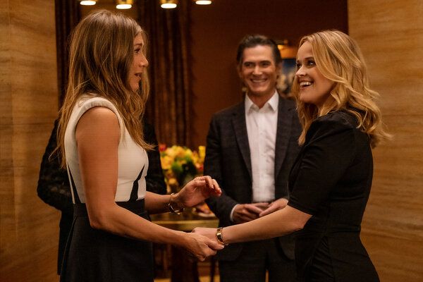 Aniston și Witherspoon cu Billy Crudup în The Morning Show. Al doilea sezon este plasat în primele trei luni ale anului 2020.