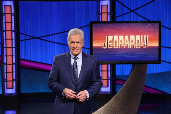 Katso Alex Trebek isännöi Jeopardy! oli kuin auditoisi seminaaria, jossa oli pyörivä tähtioppilaiden lista ja lempeä mutta luja professori.