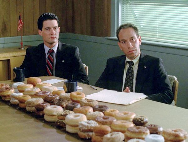 Kyle MacLachlan, izquierda, y Miguel Ferrer en la segunda temporada del Twin Peaks original.