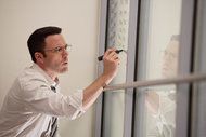 Ben Affleck în The Accountant, acum în flux pe iTunes.