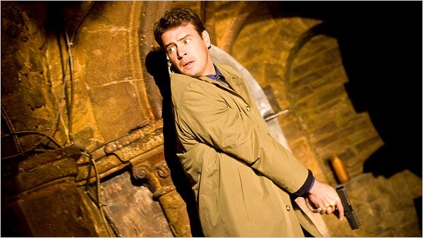 Scott Foley interpreta un agente dell