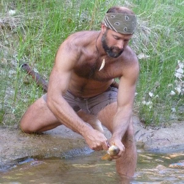 Matt Graham pescando en la naturaleza en Discovery