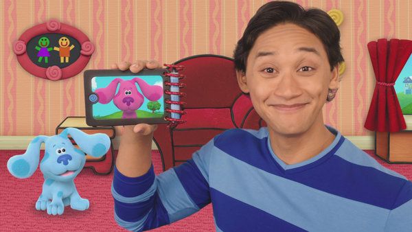 Yli kaksi vuosikymmentä ensimmäisen debyyttinsä jälkeen Blue’s Clues palaa Nickelodeoniin uuden isäntänsä, Joshua Dela Cruzin, kanssa.