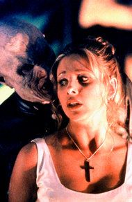 Για να ασκήσουν την επιρροή τους, η Sarah Michelle Gellar και ο Buffy έπρεπε να ανεχτούν πολλές απεχθή βαριές αναπνοές στην εποχή τους.
