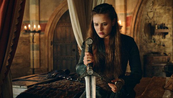 Kuvitettuun nuorten aikuisten romaaniinsa perustuvassa Netflix-sarjassaan Cursed Frank Miller ja Tom Wheeler siirsivät Arthurian legendan huomion nuoreen Lady of the Lake -sarjaan, jota näyttelee sarjassa Katherine Langford.