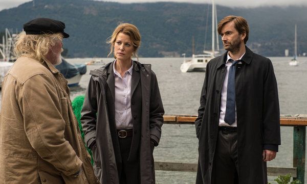 De izquierda a derecha, Nick Nolte, Anna Gunn y David Tennant en el drama criminal.