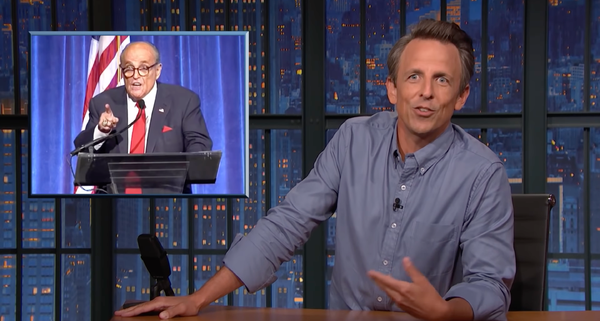 Seth Meyers bol jedným z mnohých nočných hostiteľov, ktorí boli zmätení rozhodnutím Rudyho Giulianiho pokaziť to počas pamätného prejavu z 11. septembra.
