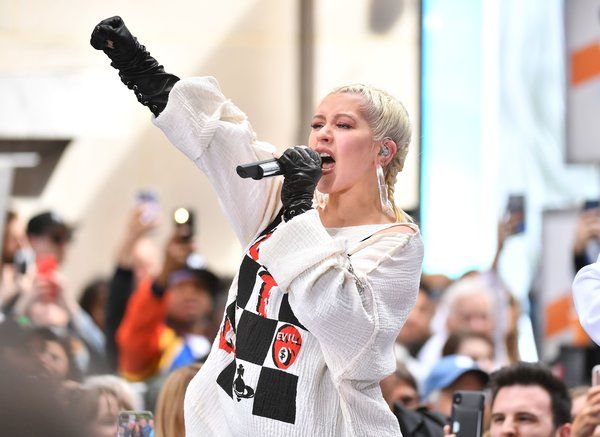 Christina Aguilera lidera a lista de artistas musicais na véspera de Ano Novo de Dick Clark.