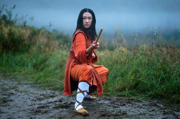 Liang spiller hovedrollen som en amerikansk student som dropper ut og trener ved et kloster i Kina.