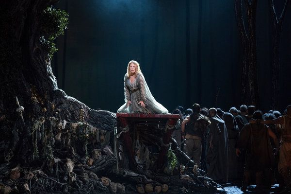 Sondra Radvanovsky ในนอร์มาที่ Met Opera ในปี 2560