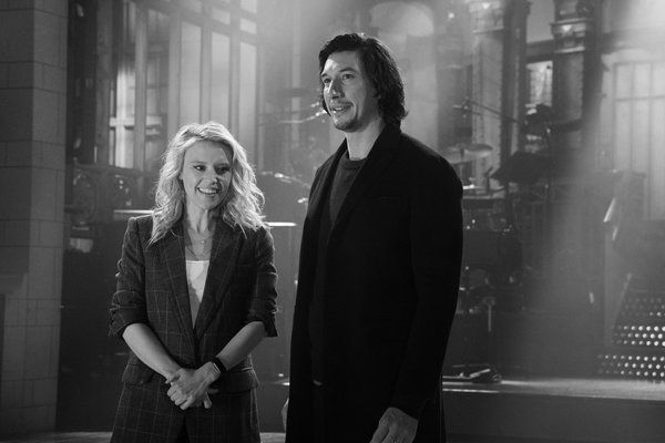 Kate McKinnon avec Adam Driver, qui accueillera S.N.L.