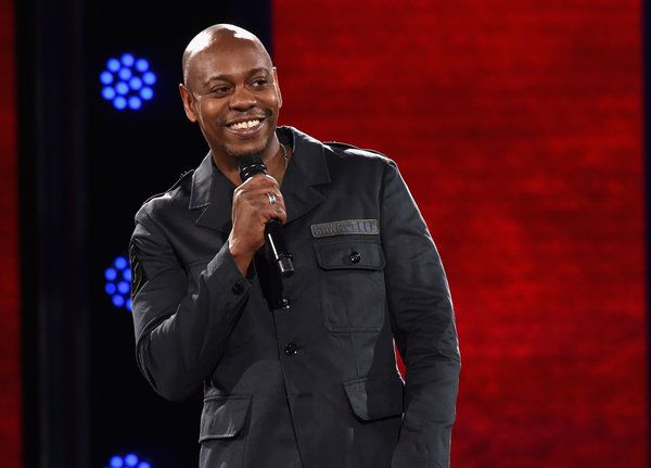 Dave Chappelle ที่ Hollywood Palladium ในปี 2016