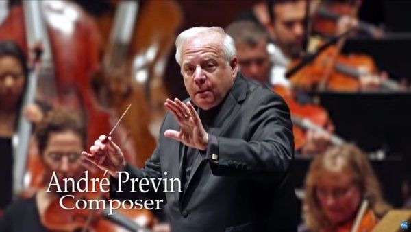 Emmys in Memoriam 부분의 스틸컷. 프로그램에 작곡가 André Previn 대신 Leonard Slatkin의 사진이 잘못 포함되었습니다.