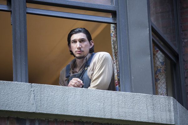 Adam Driver in Mädchen.